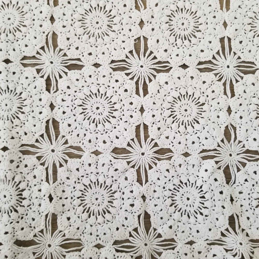 Vintage Handmade White Square Crochet Lace Table Cloth